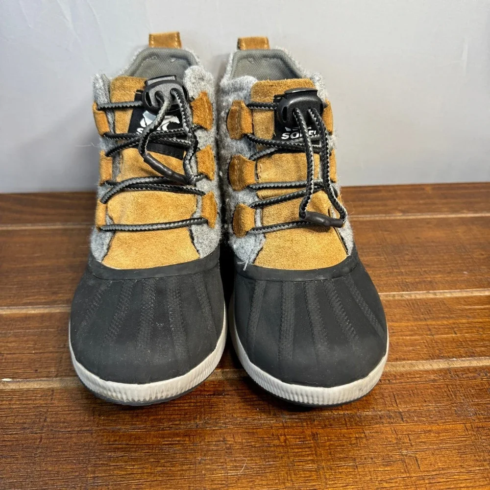 Sorel Waterproof‎ Wool Winter Boots Youth Black Tan Youth Sz 4 Snow Rain Durable